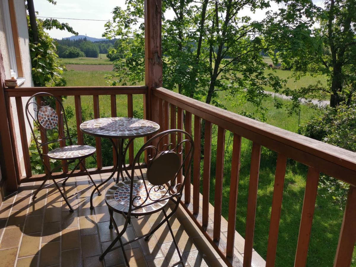 Bungalow & Apartments "Am Deber" Velden - Augsdorf Фельден-ам-Вертерзе Екстер'єр фото