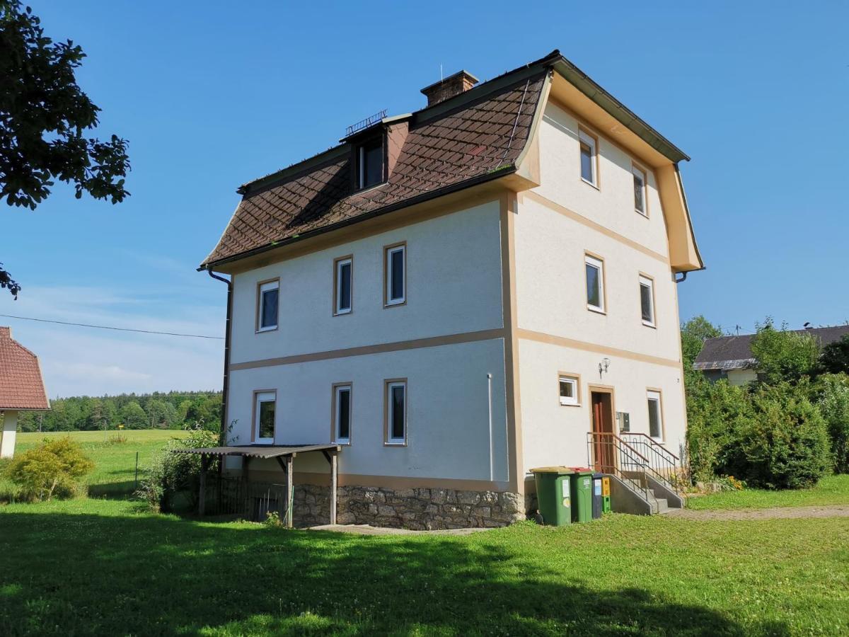 Bungalow & Apartments "Am Deber" Velden - Augsdorf Фельден-ам-Вертерзе Екстер'єр фото